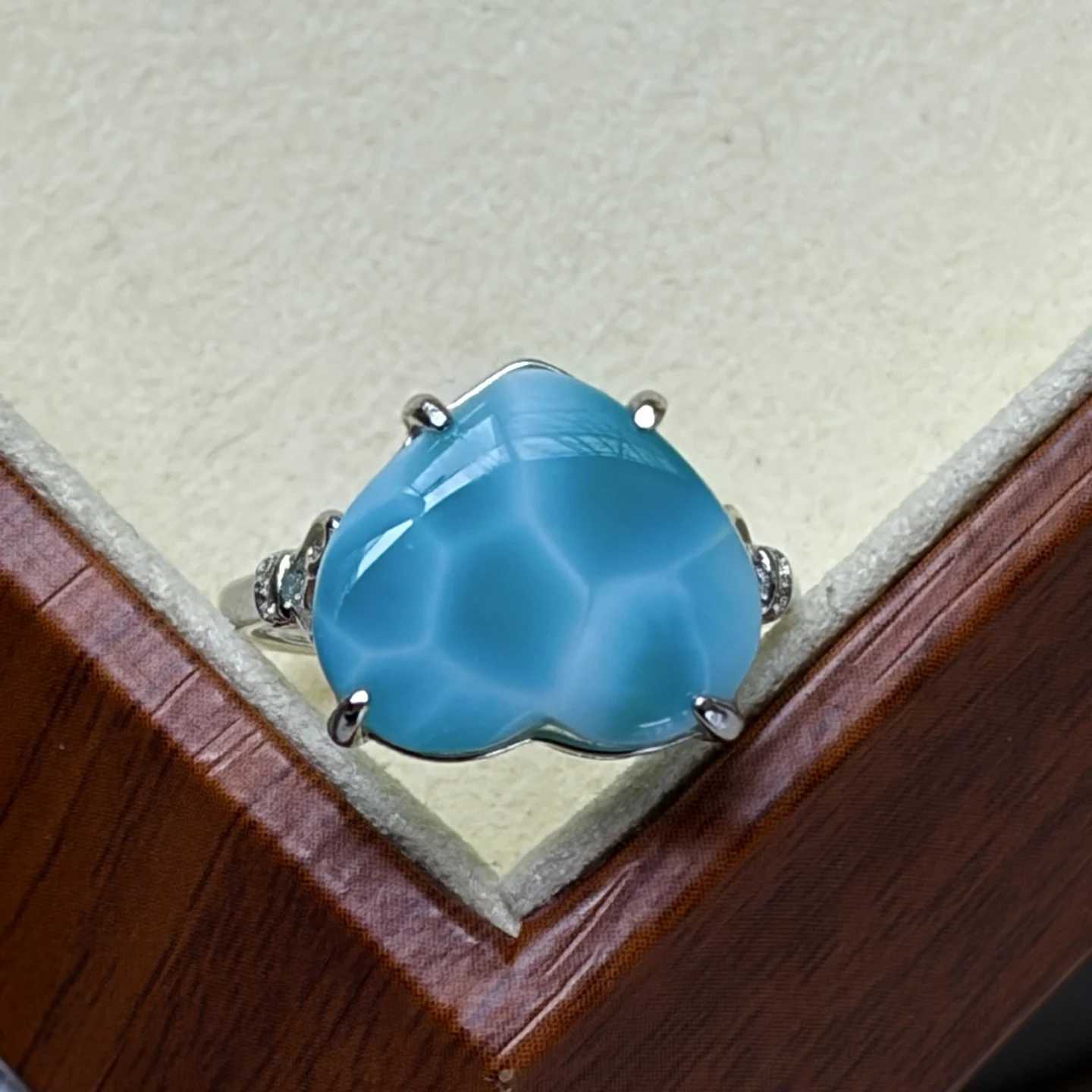 Natural Blue Larimar Adjustable Ring 925 Silver Larimar 14.5/13/4mm Heart Gemstone Women Men Water Pattern AAAAA
Natural Blue Larimar Adjustable Ring 925 Silver Larimar 14.5/13/4mm Heart Gemstone Women Men Water Pattern AAAAA