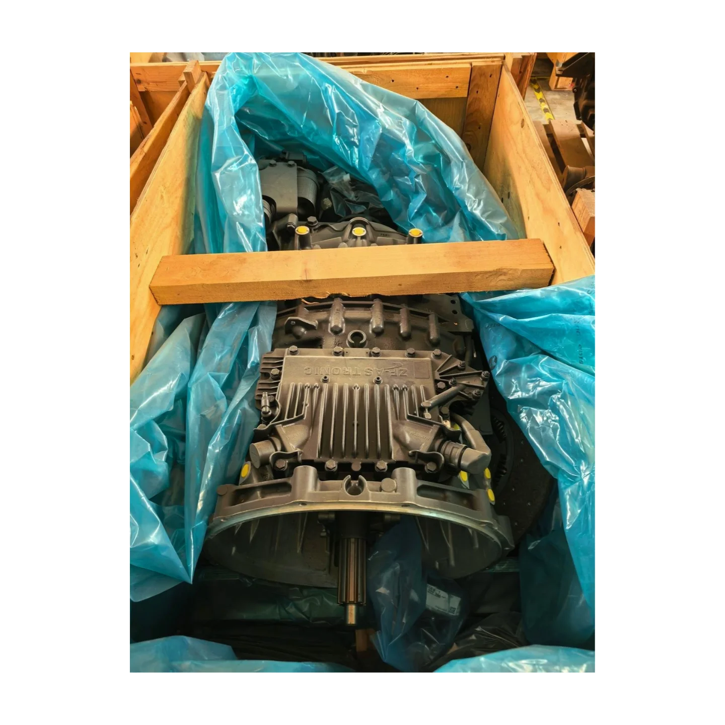CG Auto Parts GEARBOX For ZF 12AS2301 BO GEARBOX Automotive Transmission For DAF Truck Bus
CG Auto Parts GEARBOX For ZF 12AS2301 BO GEARBOX Automotive Transmission For DAF Truck Bus