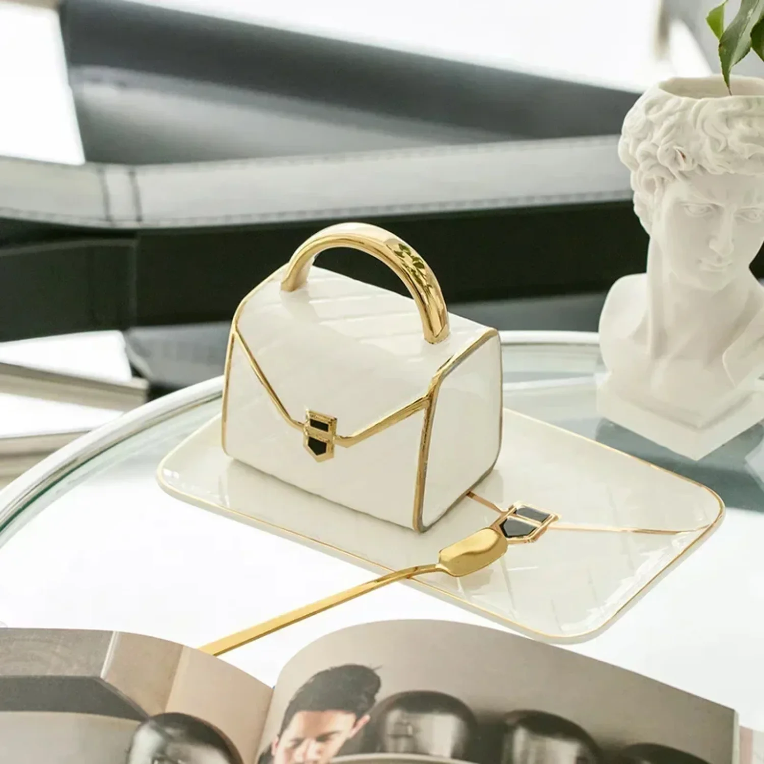 Ceramic Bag Shaped Mug Luruxy Coffee Cup Creative Tote Handbag Shape Cups Saucer Set Dessert Afternoon Tea Mugs Drinkware Gift
Ceramic Bag Shaped Mug Luruxy Coffee Cup Creative Tote Handbag Shape Cups Saucer Set Dessert Afternoon Tea Mugs Drinkware Gift