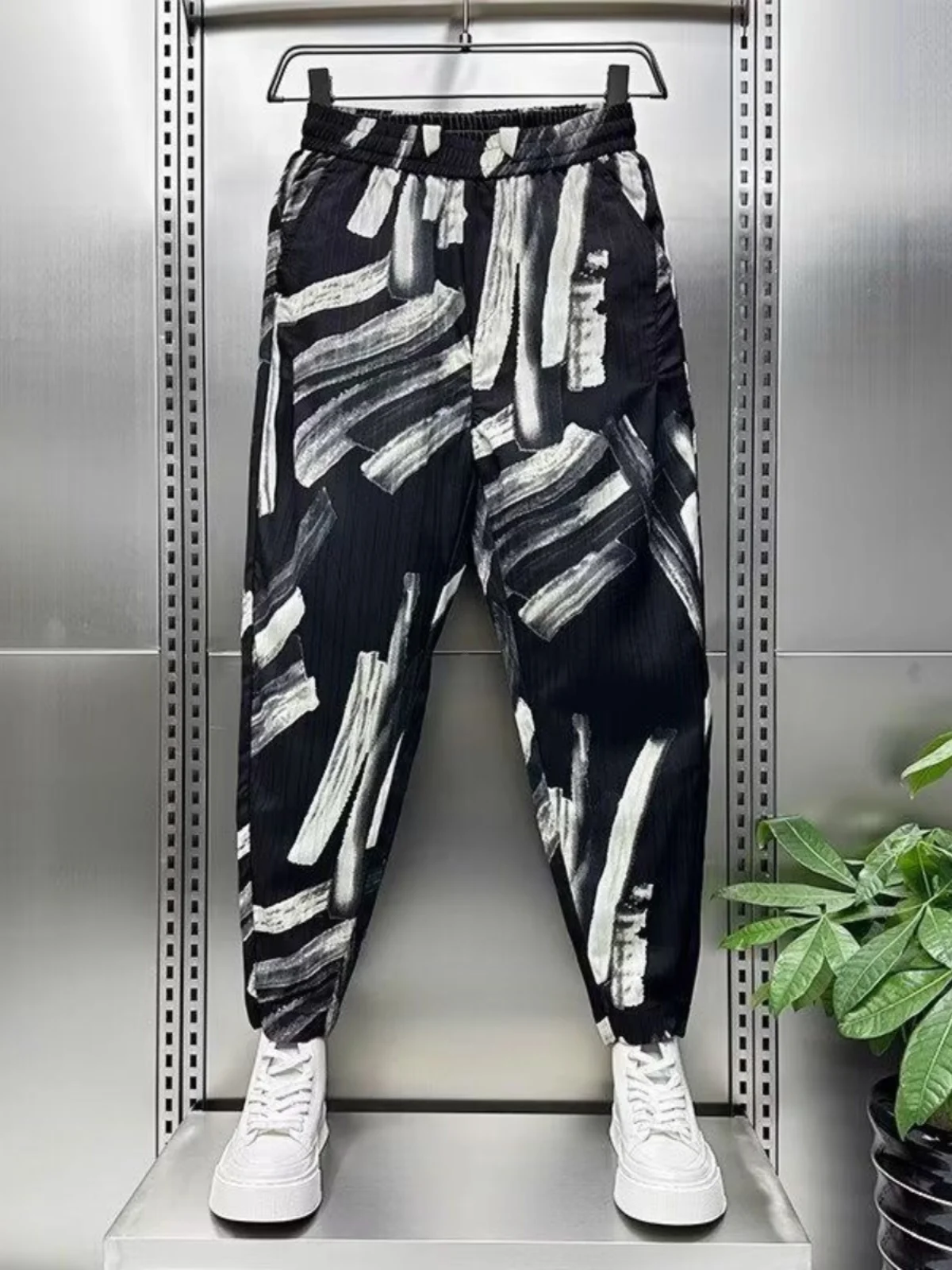 Ice Silk Nine-Piece Pants Men's Summer Thin Fashion Brand Harlan Pants Korean Version Trendy Embroidery Sports Men's Pants
Ice Silk Nine-Piece Pants Men's Summer Thin Fashion Brand Harlan Pants Korean Version Trendy Embroidery Sports Men's Pants