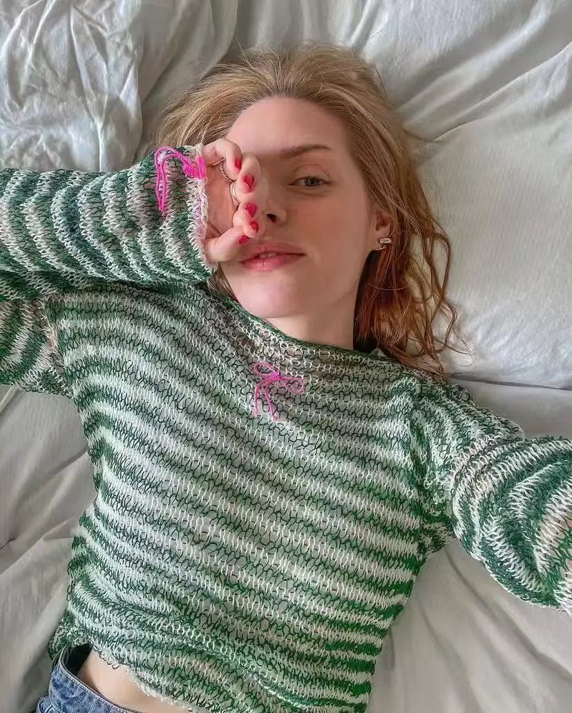 2026 Spring/Summer New Collection! Green and white striped hollow knit sweater, versatile and not picky
2026 Spring/Summer New Collection! Green and white striped hollow knit sweater, versatile and not picky