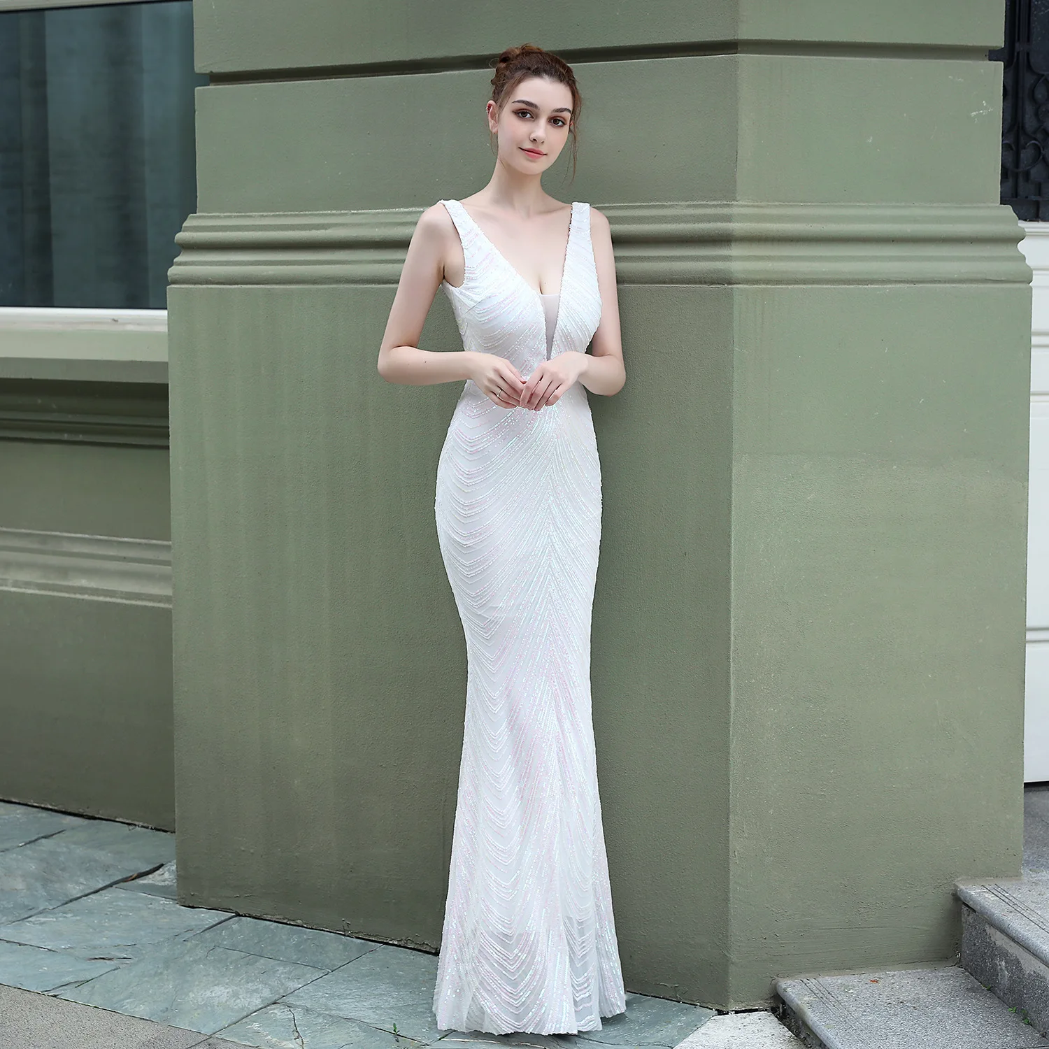 New White Black Woman Elegant Sequined Evening Party Long Dress Sexy Deep V Backless Wedding Slim Female Dresses Robe De Soiree
New White Black Woman Elegant Sequined Evening Party Long Dress Sexy Deep V Backless Wedding Slim Female Dresses Robe De Soiree
