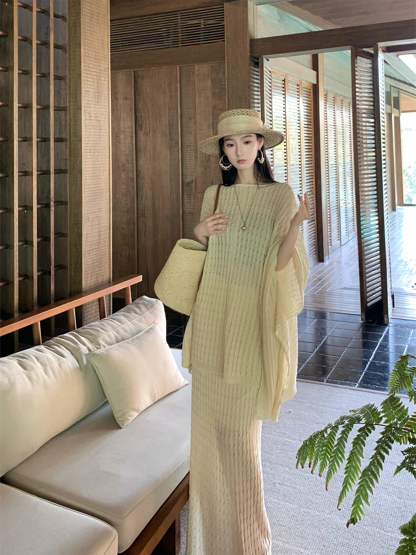 Slimming Silk Kimono Top And Skirt Set by WalkinDark Spring Collection Large Shape Fashionable Two-Piece Women's Outfit
Slimming Silk Kimono Top And Skirt Set by WalkinDark Spring Collection Large Shape Fashionable Two-Piece Women's Outfit