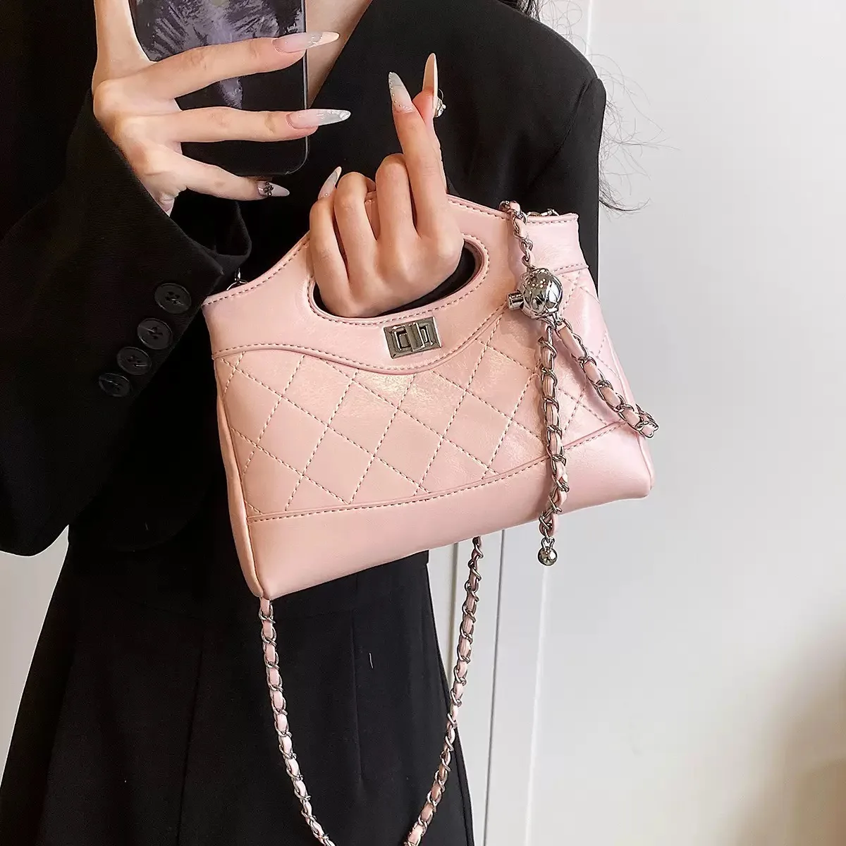 Women Vintage Fashion Chain Crossbody Bag Office Lady Versatile Shoulder Bag High Quality PU Leather Handbag
Women Vintage Fashion Chain Crossbody Bag Office Lady Versatile Shoulder Bag High Quality PU Leather Handbag