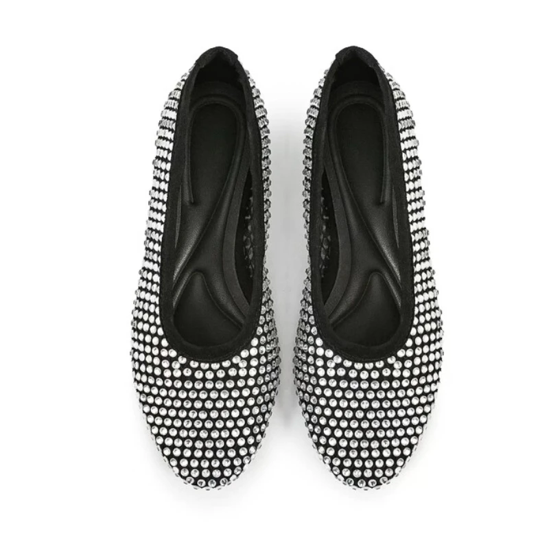 2024 Spring and Summer New Fashion Shiny Flat Shoes for Women Europe and America Classic Round Toe Rivet Comfortable Big Size 43
2024 Spring and Summer New Fashion Shiny Flat Shoes for Women Europe and America Classic Round Toe Rivet Comfortable Big Size 43
