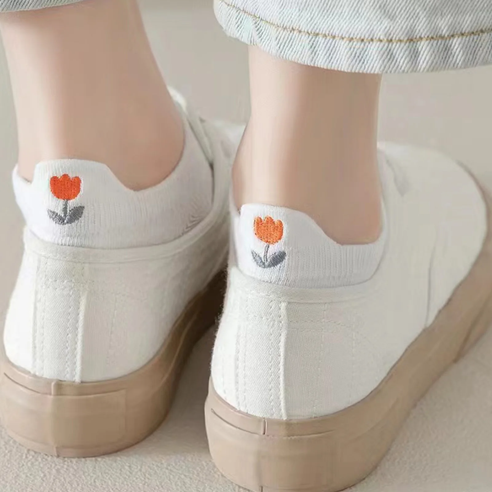 5 Pairs Non Slip Flat Boat Socks Short Shallow Breathable Embroidery Socks for Women Slipper Socks
5 Pairs Non Slip Flat Boat Socks Short Shallow Breathable Embroidery Socks for Women Slipper Socks