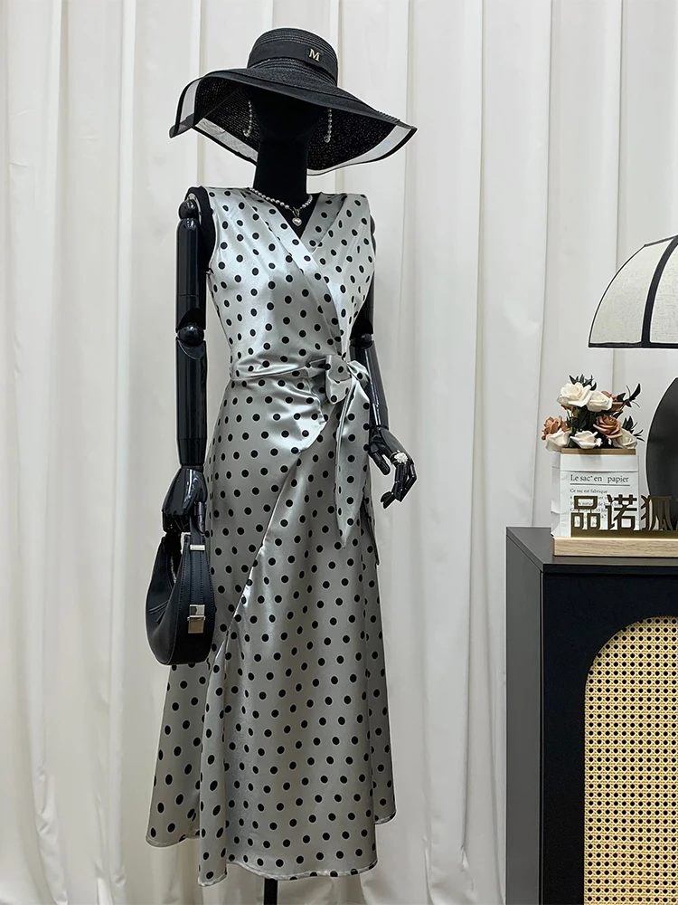 Новая летняя женская блузка-рубашка A-силуэта с принтом в горошек, V-образным вырезом, из полиэстера, для повседневной носки
Новая летняя женская блузка-рубашка A-силуэта с принтом в горошек, V-образным вырезом, из полиэстера, для повседневной носки