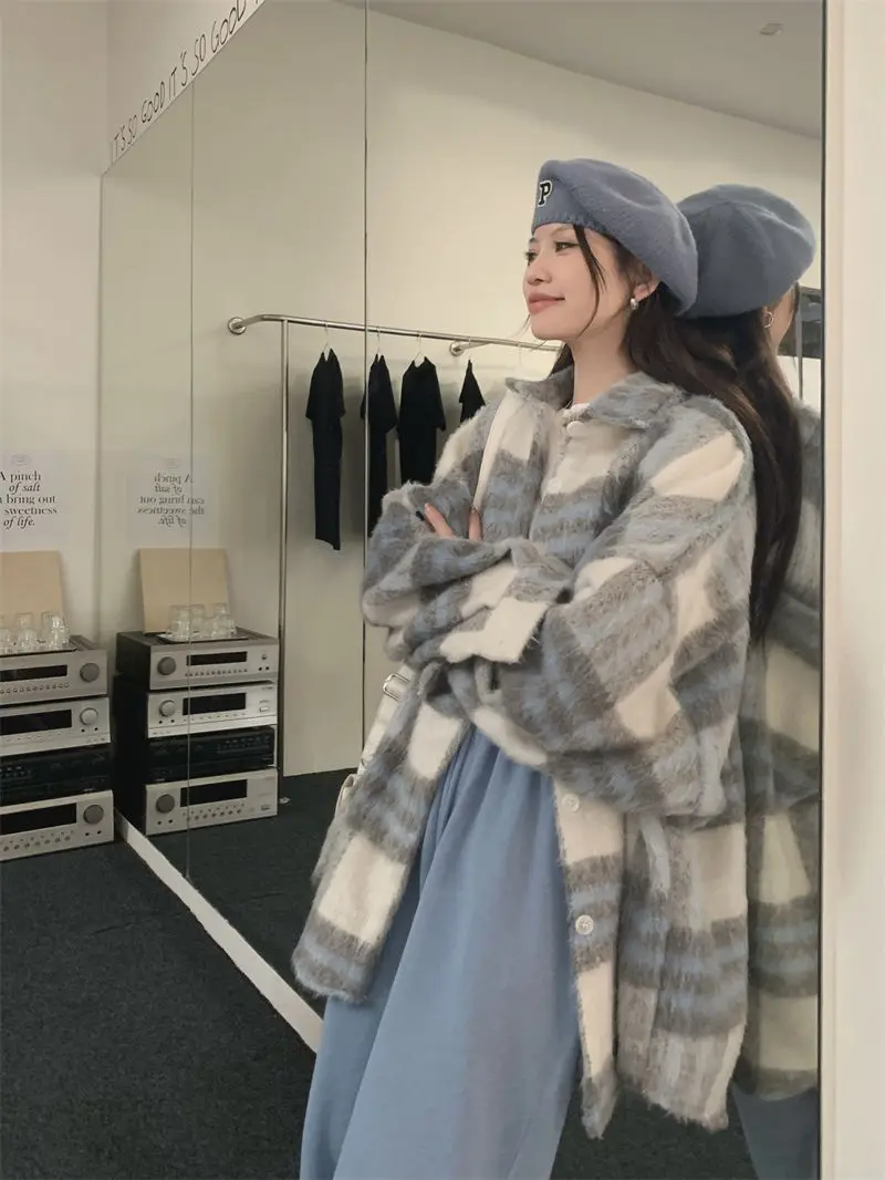 Fashion Loose Long Sleeve Wool Blends Coats Korean Casual Vintage Woolen Shirt Top Jacket New Plaid Plush Coats for Women
Fashion Loose Long Sleeve Wool Blends Coats Korean Casual Vintage Woolen Shirt Top Jacket New Plaid Plush Coats for Women