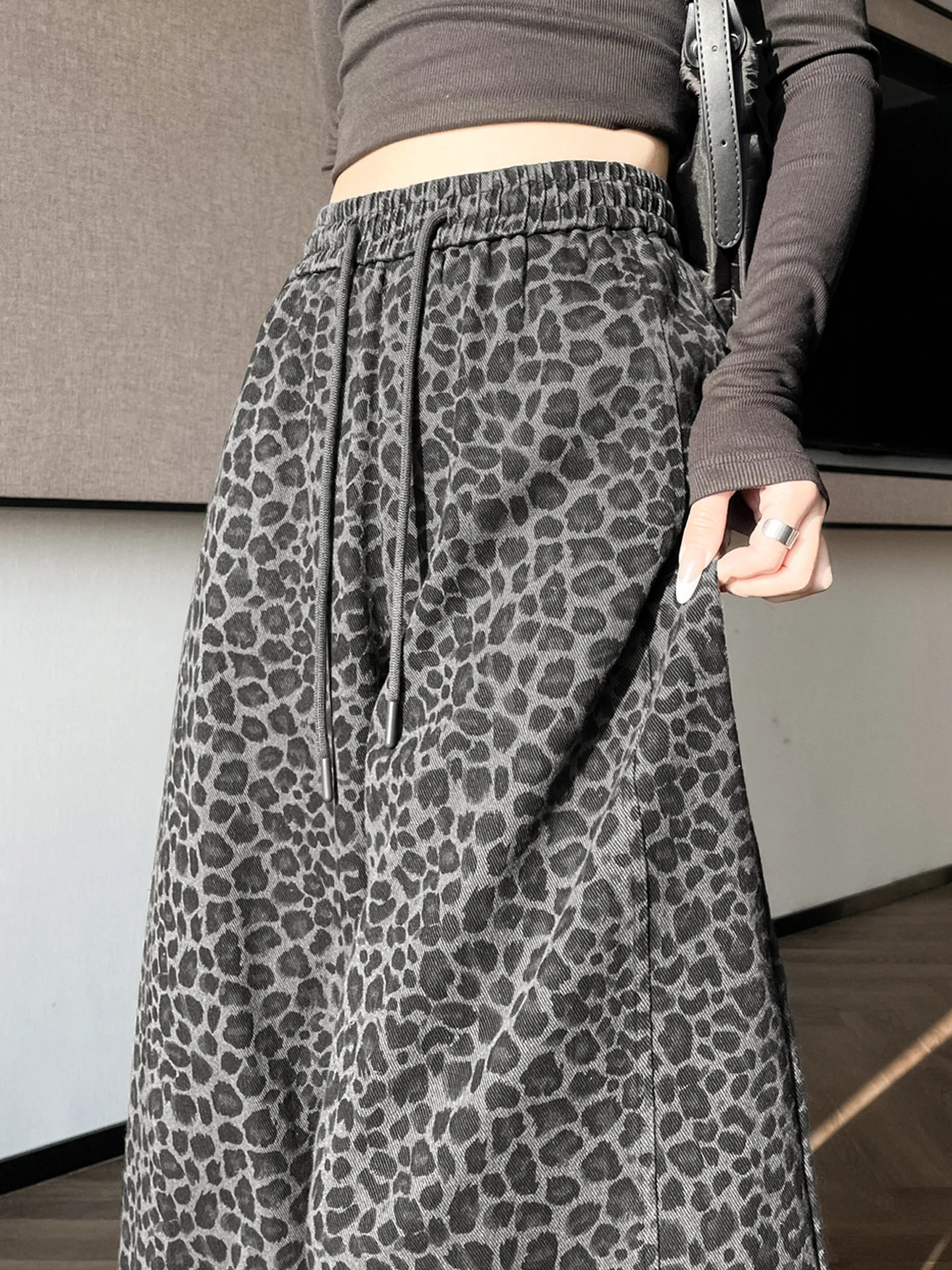 High Waist Wide Leg Pants Women's Spring Autumn 2026 New Loose Casual Trousers Leopard Print Washed Cotton Drawstring Sports
High Waist Wide Leg Pants Women's Spring Autumn 2026 New Loose Casual Trousers Leopard Print Washed Cotton Drawstring Sports