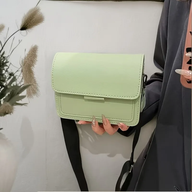 Retro Women's Crossbody Bag, Adjustable and Detachable Shoulder Strap, Stylish and Simple Solid Color Leather Shoulder Bags
Retro Women's Crossbody Bag, Adjustable and Detachable Shoulder Strap, Stylish and Simple Solid Color Leather Shoulder Bags