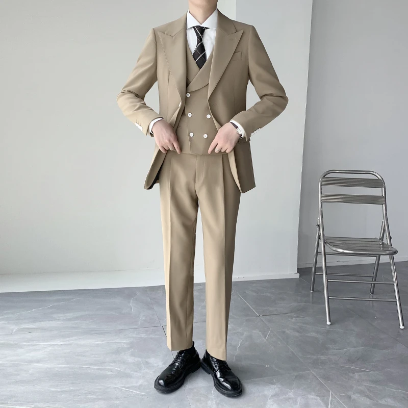 (Jacket+vest+pants)Men's Trend Double-breasted Wide-neck Suit Light Luxury Gentlemans Slim Crisp Business Suit Formal Host Dress
(Jacket+vest+pants)Men's Trend Double-breasted Wide-neck Suit Light Luxury Gentlemans Slim Crisp Business Suit Formal Host Dress