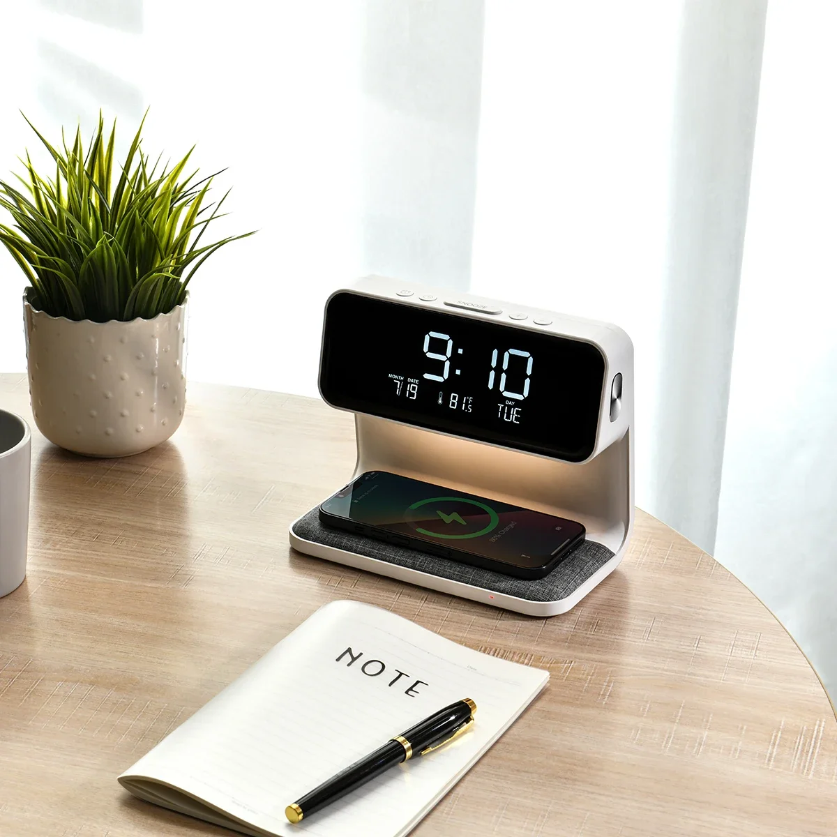 1PC Multi- nightlight alarm clock Wireless Charger clock students Bedside Desktop clock (only support QI se
1PC Multi- nightlight alarm clock Wireless Charger clock students Bedside Desktop clock (only support QI se