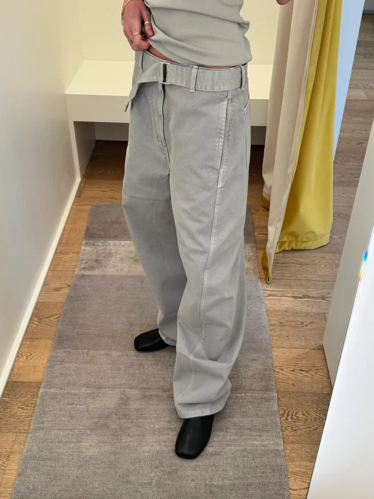 LEMA Snowflake Textured Blue-Grey Twist-Seam Scimitar Jeans
LEMA Snowflake Textured Blue-Grey Twist-Seam Scimitar Jeans