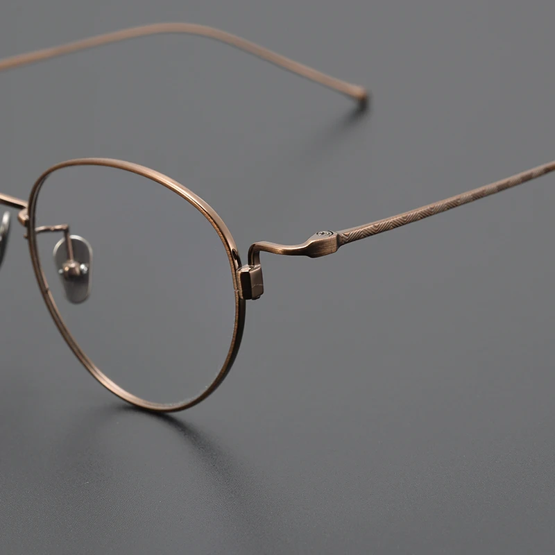 2025 new 6 grams limited splicing royal blue Japanese ultra light pure titanium women's retro anti-blue light men's tide myopia
2025 new 6 grams limited splicing royal blue Japanese ultra light pure titanium women's retro anti-blue light men's tide myopia