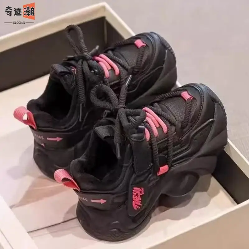 Популярная повседневная обувь Kawaii, модная детская обувь, новинка 2025 года, зимняя обувь для папы для девочек, черные кроссовки на флисовой подкладке, зимние кроссовки для маленьких девочек
Популярная повседневная обувь Kawaii, модная детская обувь, новинка 2025 года, зимняя обувь для папы для девочек, черные кроссовки на флисовой подкладке, зимние кроссовки для маленьких девочек