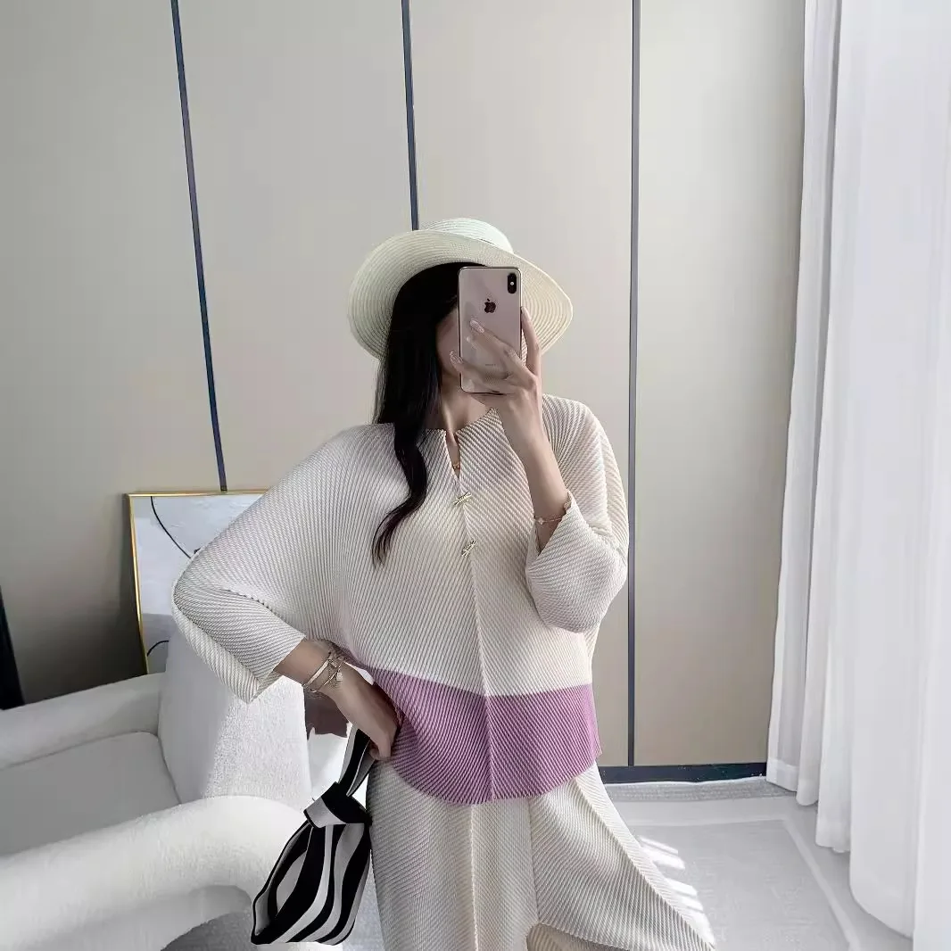 Miyake Pleated T-shirt 2025 Spring New Color Collision Casual Temperament Nine-minute Sleeve Short Section Stand-up Collar Tops
Miyake Pleated T-shirt 2025 Spring New Color Collision Casual Temperament Nine-minute Sleeve Short Section Stand-up Collar Tops