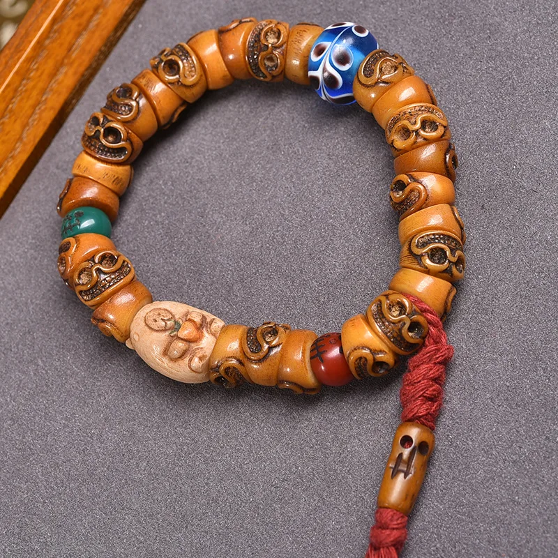 Tibetan rattlesnake bone carving A Dull large intestine string play beads beads rosary beads single circle strings accessories
Tibetan rattlesnake bone carving A Dull large intestine string play beads beads rosary beads single circle strings accessories