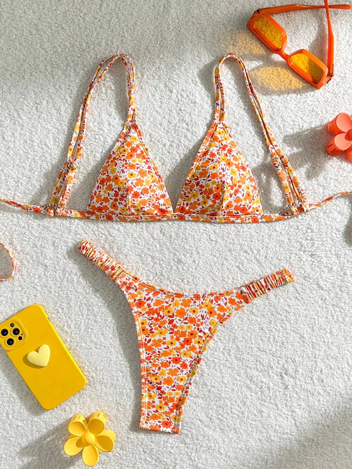 new fresh floral split small chest gathers the pure desire vacation bikini swimsuit
new fresh floral split small chest gathers the pure desire vacation bikini swimsuit