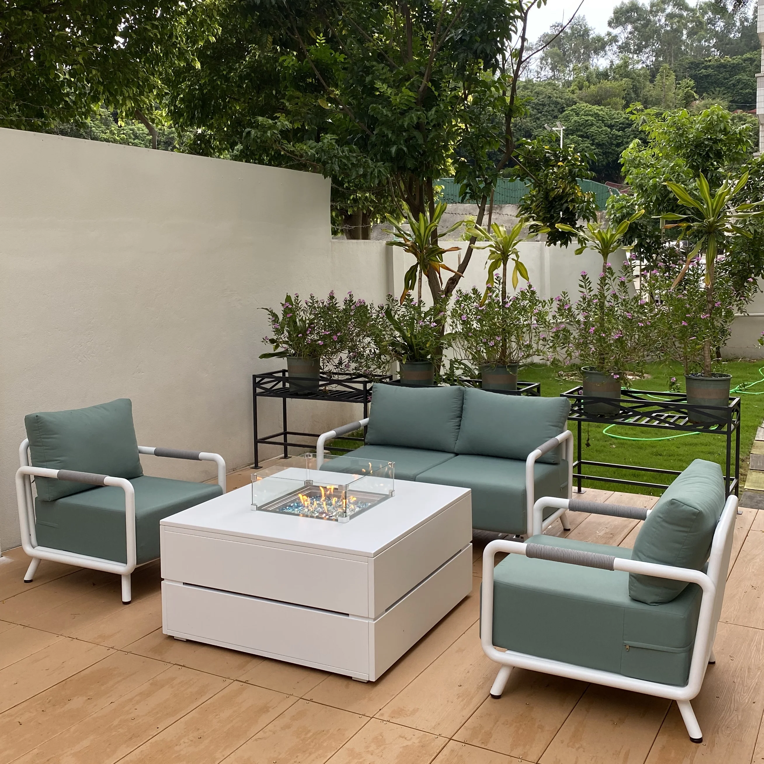 Aluminum Outdoor Furniture with 36 Inch Square Fire Pit Table and Sofa
Aluminum Outdoor Furniture with 36 Inch Square Fire Pit Table and Sofa