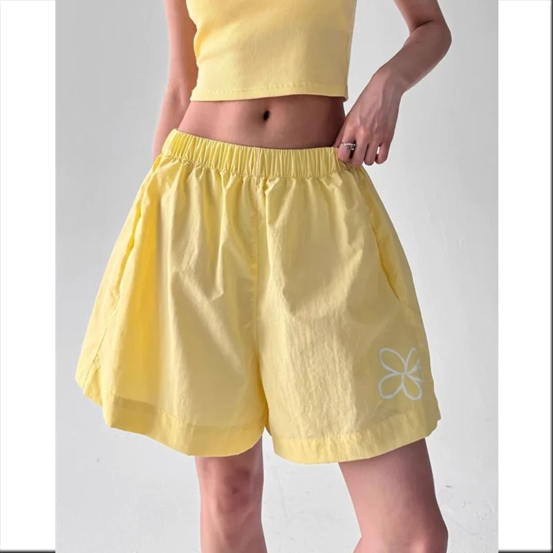 Women's Bright Colors Shorts High-waist Loose Thin Flower Bud Casual Pants Quick-drying Cool Solid Color Trend Wide-leg Shorts
Women's Bright Colors Shorts High-waist Loose Thin Flower Bud Casual Pants Quick-drying Cool Solid Color Trend Wide-leg Shorts
