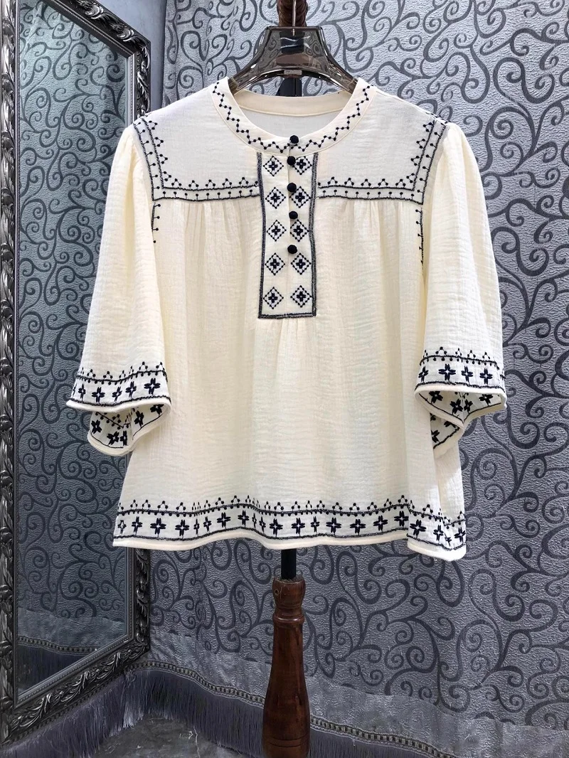 100%Cotton Blouse 2025 Spring Fashion Designer Tops Women Exquisite Embroidery Short Sleeve Black Beige Vintage Blouse Shirts
100%Cotton Blouse 2025 Spring Fashion Designer Tops Women Exquisite Embroidery Short Sleeve Black Beige Vintage Blouse Shirts