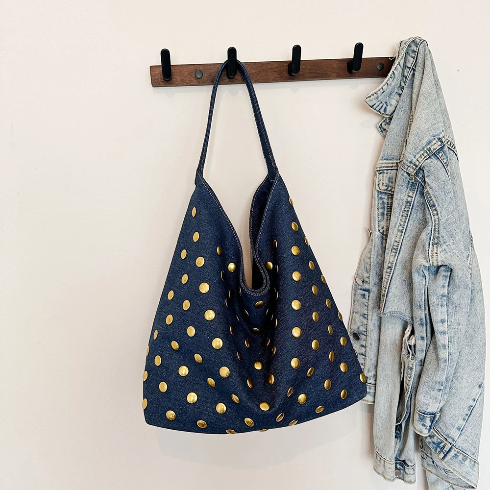 American Vintage Large Capacity Shoulder Bag Denim Rivet Buckle Underarm Bags for Women Commute Shopping Versatile Handbags
American Vintage Large Capacity Shoulder Bag Denim Rivet Buckle Underarm Bags for Women Commute Shopping Versatile Handbags