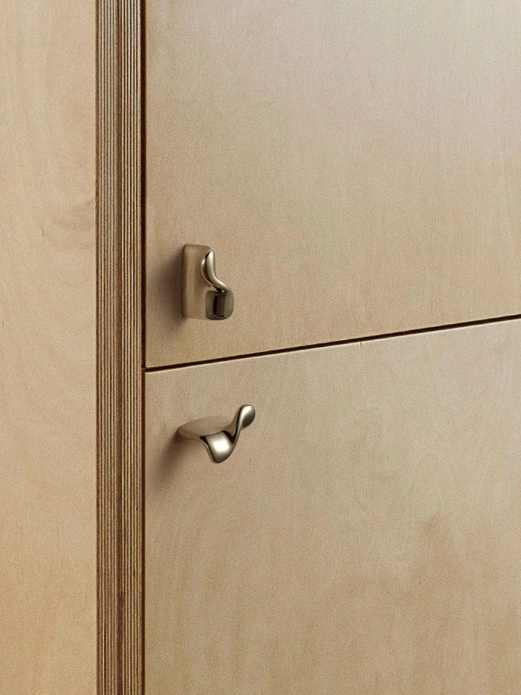 Goo-Ki Modern Solid Brass Titanium Silver Furniture Door Knobs and Cabinet Handles Kitchen Cupboard Drawer Pulls Home Hardware
Goo-Ki Modern Solid Brass Titanium Silver Furniture Door Knobs and Cabinet Handles Kitchen Cupboard Drawer Pulls Home Hardware