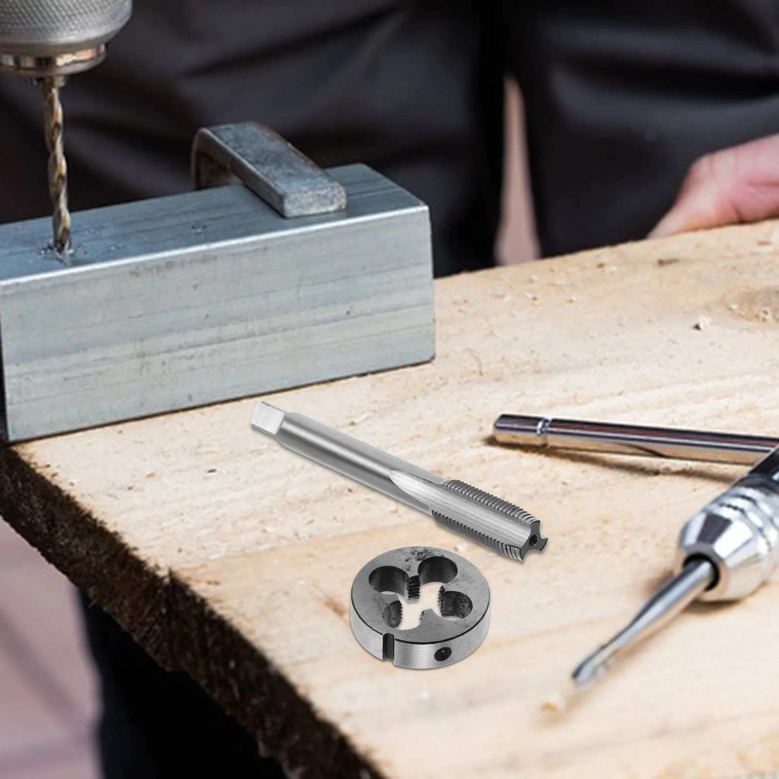 Steel Tap Die Set Straight Flute Hand Taps Threading Tool Kit Repair Machine Thread Tap Die Set Round Threading Dies for Repair
Steel Tap Die Set Straight Flute Hand Taps Threading Tool Kit Repair Machine Thread Tap Die Set Round Threading Dies for Repair