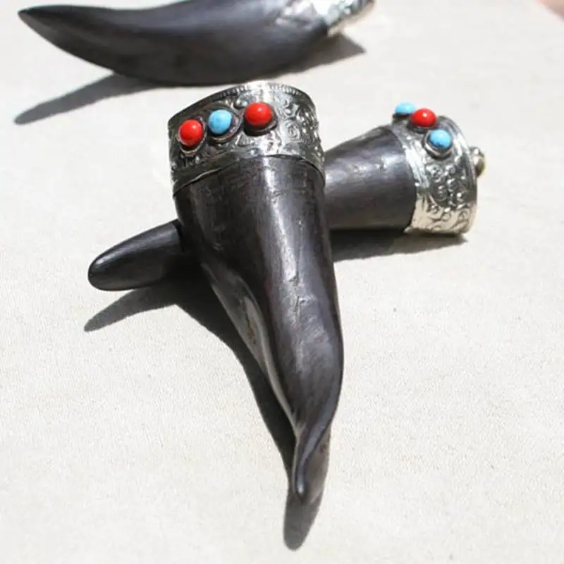 Tibetan Amulet Natural Sheep Horn Nugget Pendants Tibet Ethnic Amulets Family Decor Arts TBP219
Tibetan Amulet Natural Sheep Horn Nugget Pendants Tibet Ethnic Amulets Family Decor Arts TBP219