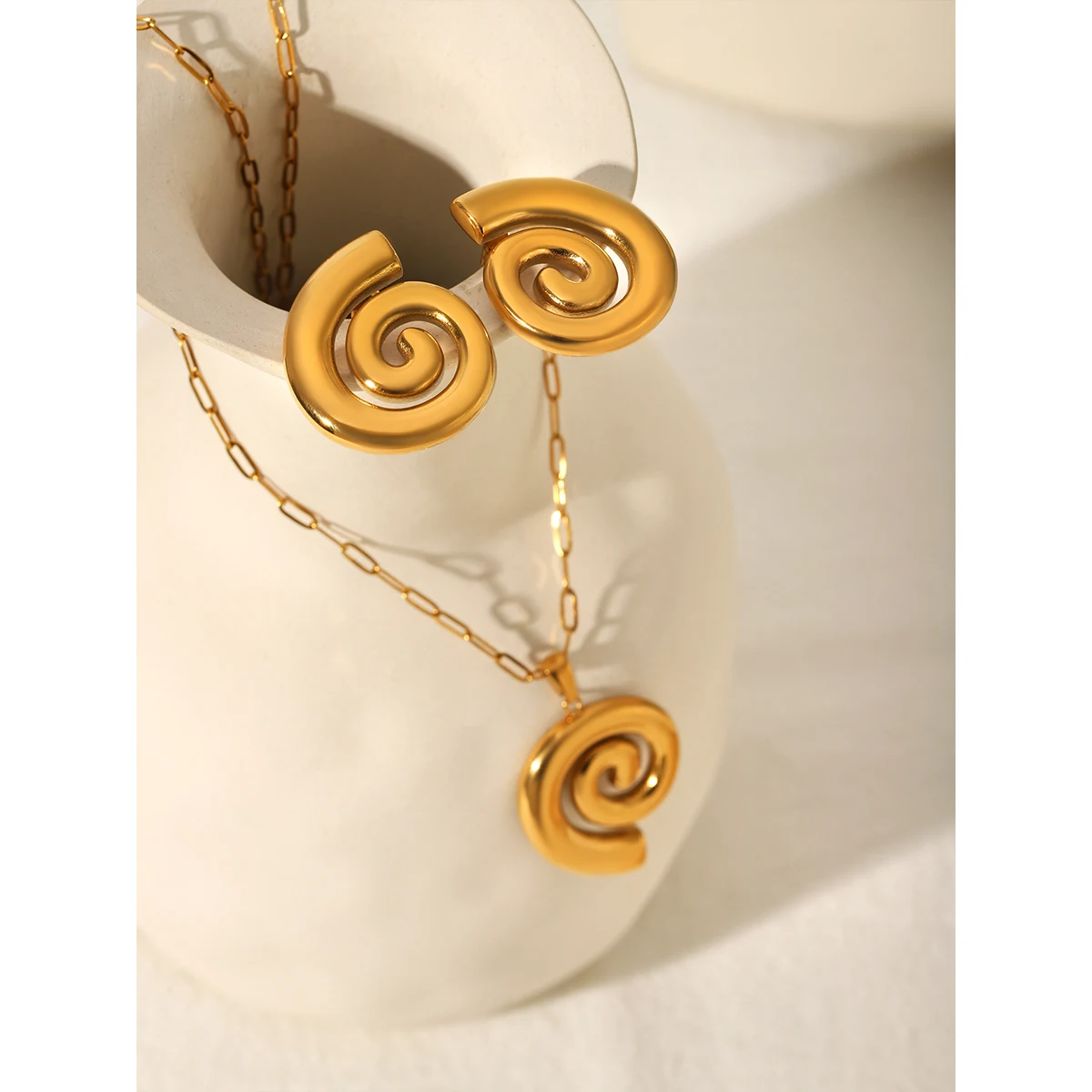 Luxury Spiral Design Fashion Jewelry Set For Women Stainless Steel Pendant Necklace Earrings Valentine's Day Gift Accessories
Luxury Spiral Design Fashion Jewelry Set For Women Stainless Steel Pendant Necklace Earrings Valentine's Day Gift Accessories
