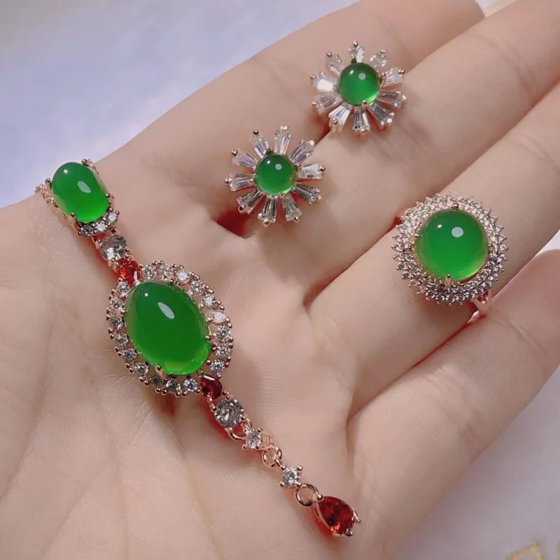 Подвеска из зеленого агата с инкрустацией розовым золотом и высоким халцедоном, набор из трех предметов из нефрита
Подвеска из зеленого агата с инкрустацией розовым золотом и высоким халцедоном, набор из трех предметов из нефрита