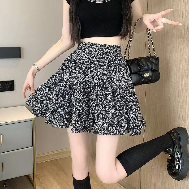 French Style Floral Skirt Women High Waist Summer Tiered Mini Skirt 2025 Trendy Ruffle Hem A Line Slim Fit Casual Chic Outfit
French Style Floral Skirt Women High Waist Summer Tiered Mini Skirt 2025 Trendy Ruffle Hem A Line Slim Fit Casual Chic Outfit