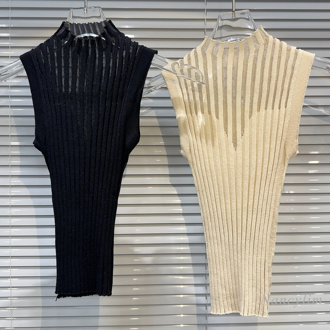 Женская Трикотажная майка с высоким воротником, элегантная однотонная Облегающая майка с прозрачным микро-дизайном для девушек, лето 2024
Женская Трикотажная майка с высоким воротником, элегантная однотонная Облегающая майка с прозрачным микро-дизайном для девушек, лето 2024