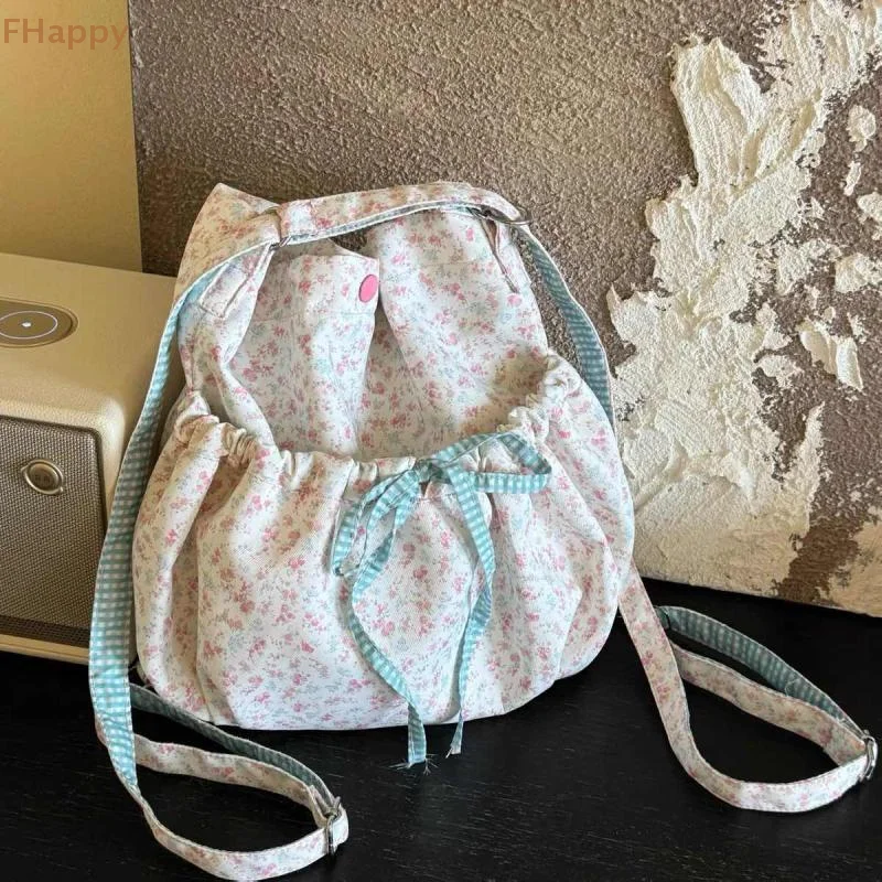 Cute Bag Korean Large Capacity Floral Bag Female Pleated Cloud Bag Sweet StyleTote Bag Commuter Bag Large Capacity Travel Bag
Cute Bag Korean Large Capacity Floral Bag Female Pleated Cloud Bag Sweet StyleTote Bag Commuter Bag Large Capacity Travel Bag
