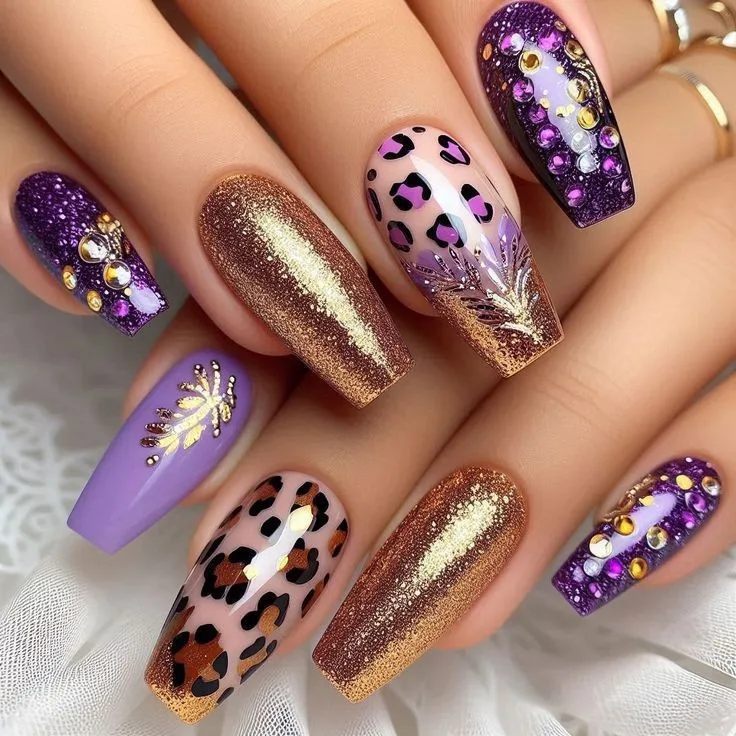 24Pcs , Purple brown leopard print gilded feather sparkling diamond armor, perfect gift for ladies, birthday gift, holiday gift
24Pcs , Purple brown leopard print gilded feather sparkling diamond armor, perfect gift for ladies, birthday gift, holiday gift