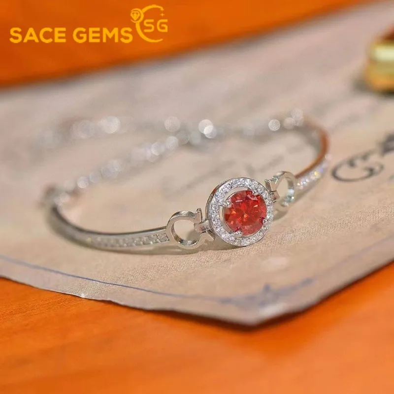 SACE GEMS GRA сертифицированный D VVS1 красный муассанит браслет для женщин модные вечерние украшения из стерлингового серебра 925 пробы с покрытием из белого золота
SACE GEMS GRA сертифицированный D VVS1 красный муассанит браслет для женщин модные вечерние украшения из стерлингового серебра 925 пробы с покрытием из белого золота
