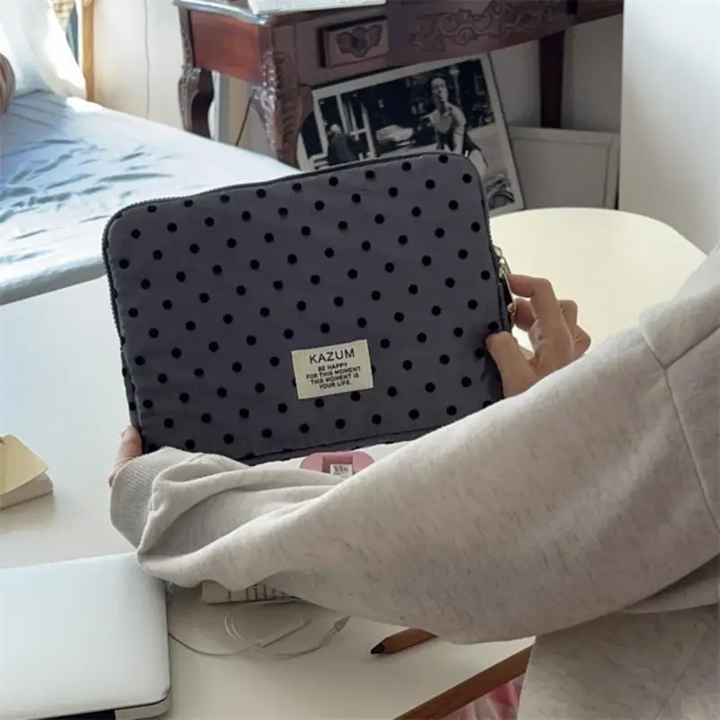 652F Модная сумка для ноутбука в горошек Противоударная тканевая пенопластовая подкладка для простых портфелей для поездок на
652F Модная сумка для ноутбука в горошек Противоударная тканевая пенопластовая подкладка для простых портфелей для поездок на