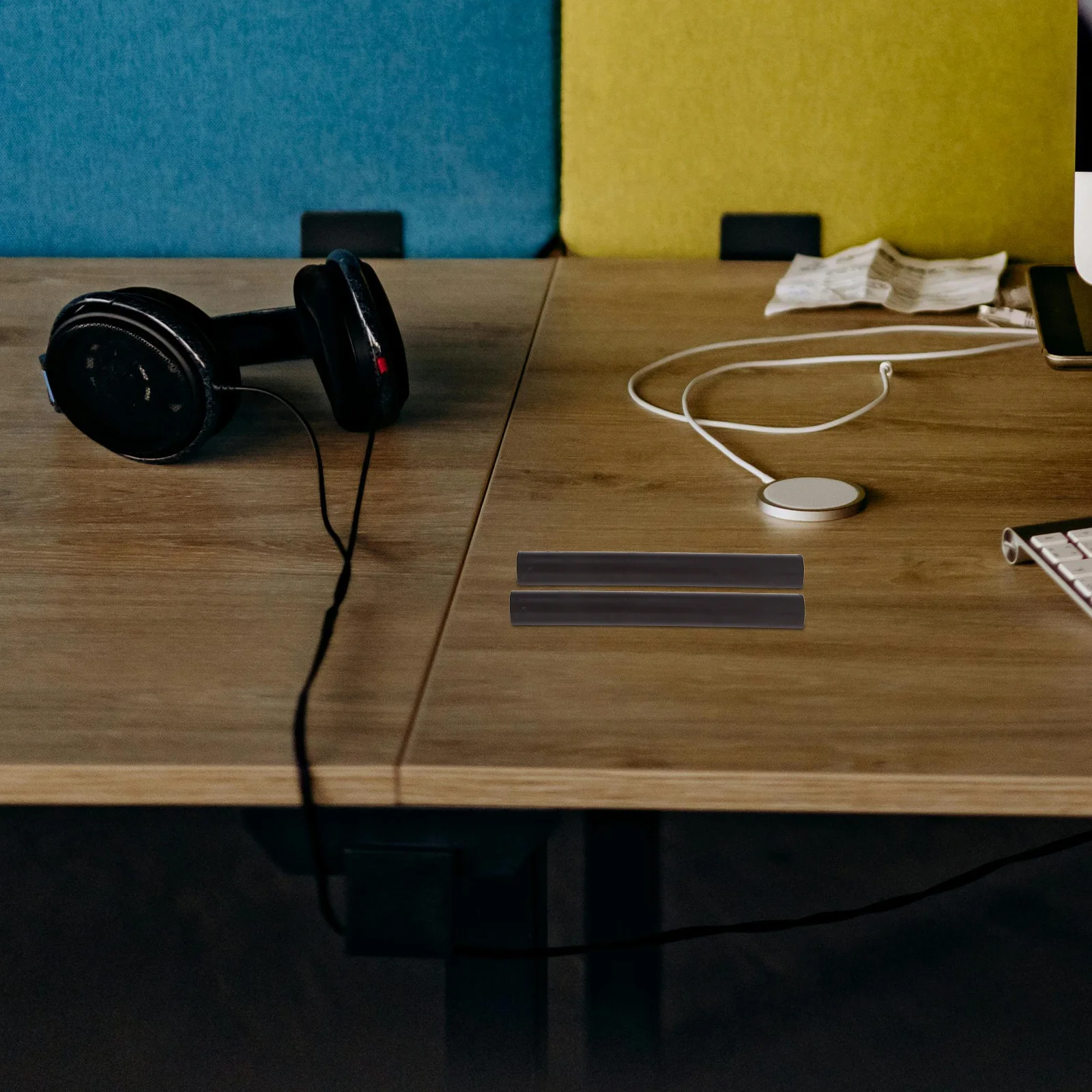 2pcs Furniture Wax Sticks Wood Filler For Scratches Holes Easy Repair Solution Floors Tables Doors Wood Marker Pen Scratch
2pcs Furniture Wax Sticks Wood Filler For Scratches Holes Easy Repair Solution Floors Tables Doors Wood Marker Pen Scratch