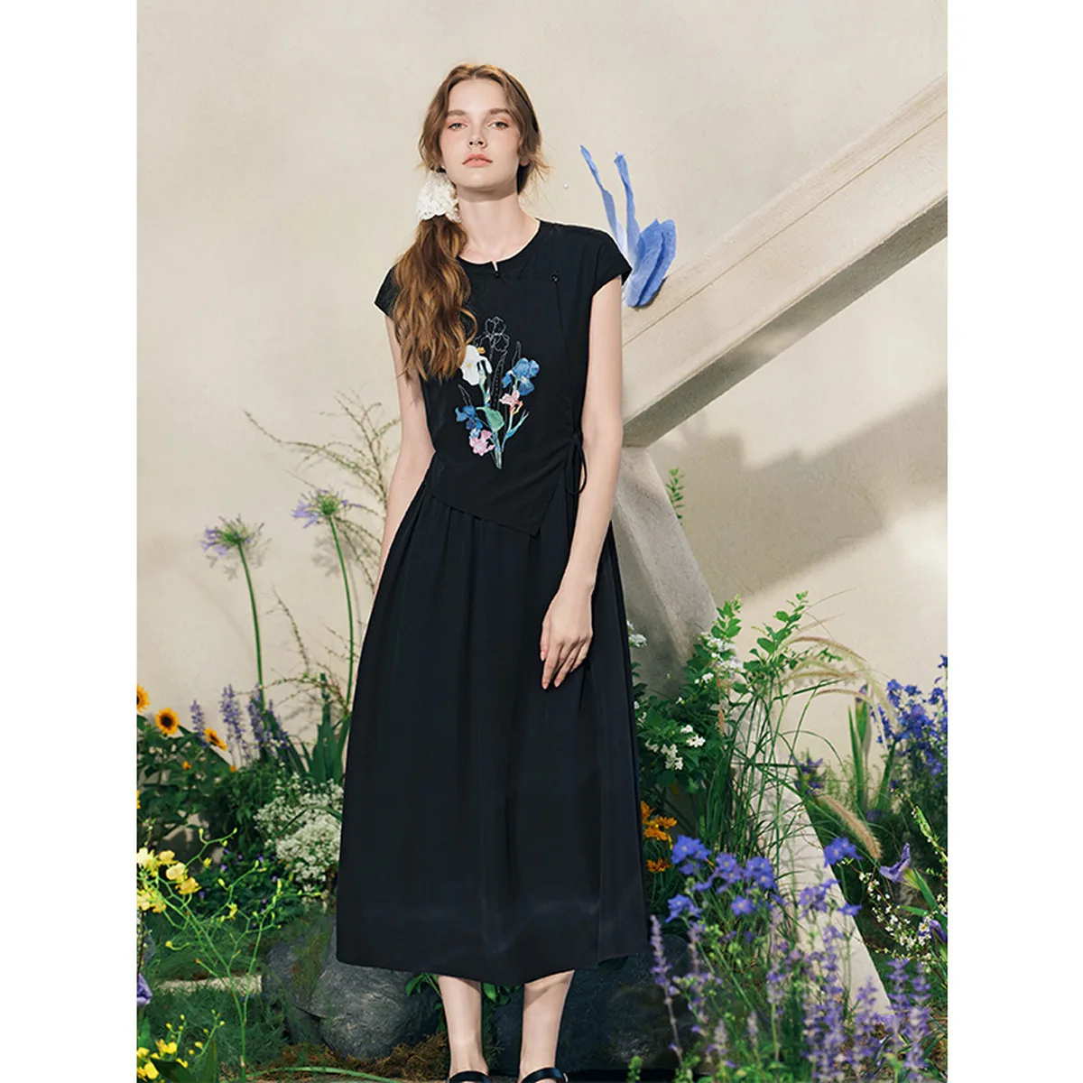 Van Gogh-Inspired Light Green Floral A-Line Dress with Side Tie
Van Gogh-Inspired Light Green Floral A-Line Dress with Side Tie