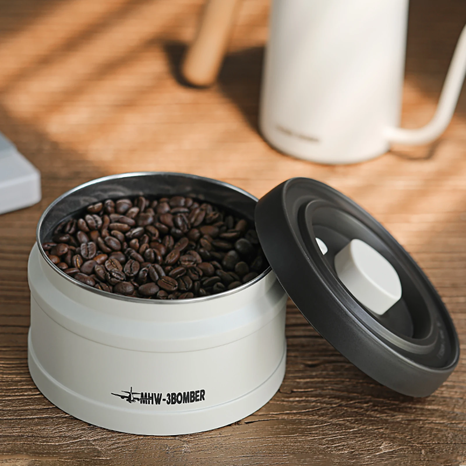 MHW-3BOMBER Manual Vacuum Airtight Canister Chic Coffee Bean Tea Storage Container Professional Home Kitchen Barista Accessories
MHW-3BOMBER Manual Vacuum Airtight Canister Chic Coffee Bean Tea Storage Container Professional Home Kitchen Barista Accessories