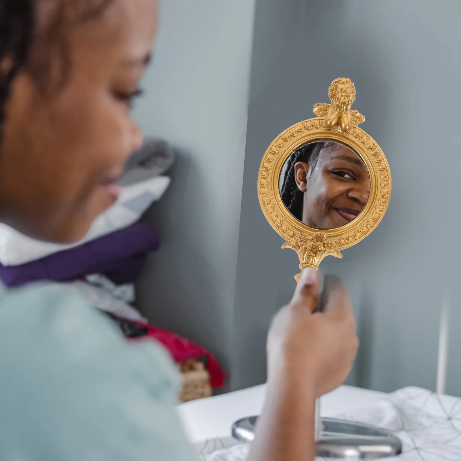 Handheld Makeup Mirror Resin Handle Portable Mirror for Women Girls Home Travel Decorative Clear View
Handheld Makeup Mirror Resin Handle Portable Mirror for Women Girls Home Travel Decorative Clear View