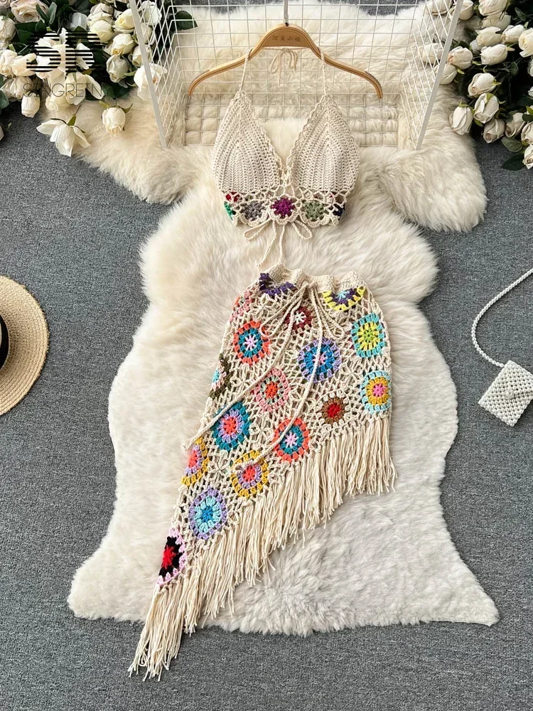 2025 New Bohemian Two Piece Knitted Sets Summer Hook Hollow Out Camisole Floral Irregular Tassel Skirt Sexy Beach Style Suits
2025 New Bohemian Two Piece Knitted Sets Summer Hook Hollow Out Camisole Floral Irregular Tassel Skirt Sexy Beach Style Suits
