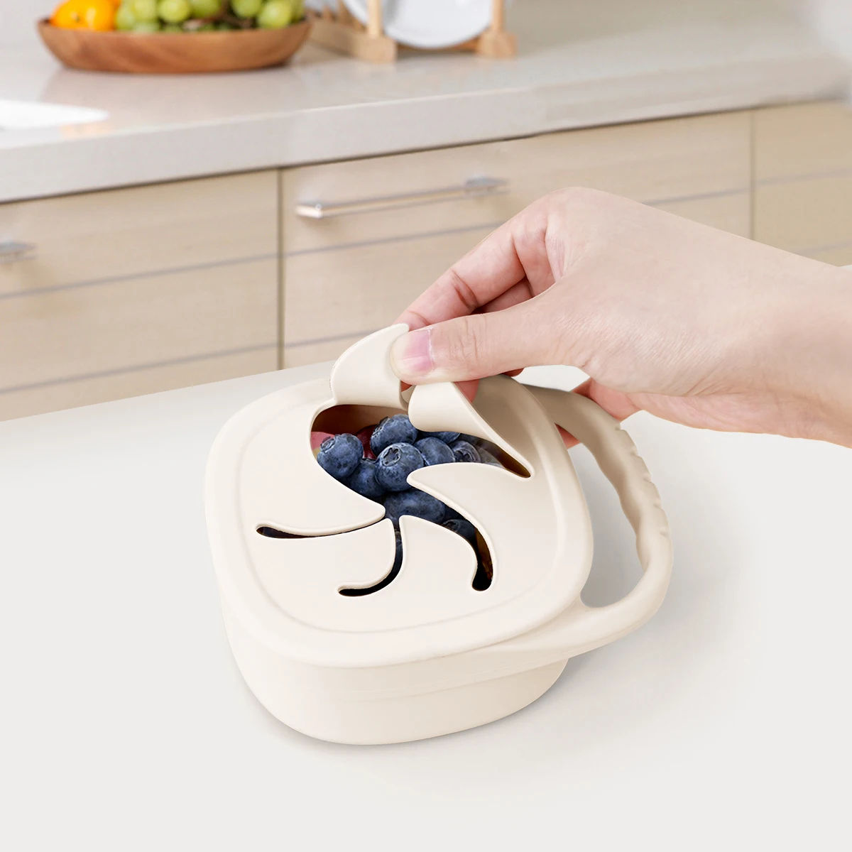 TYRY.HU Silicone Baby Snack Cup Baby Foldable Portable Snack Box Feeding Trianing Baby Food Storage Soft Silicone Box Kids Gifts
TYRY.HU Silicone Baby Snack Cup Baby Foldable Portable Snack Box Feeding Trianing Baby Food Storage Soft Silicone Box Kids Gifts