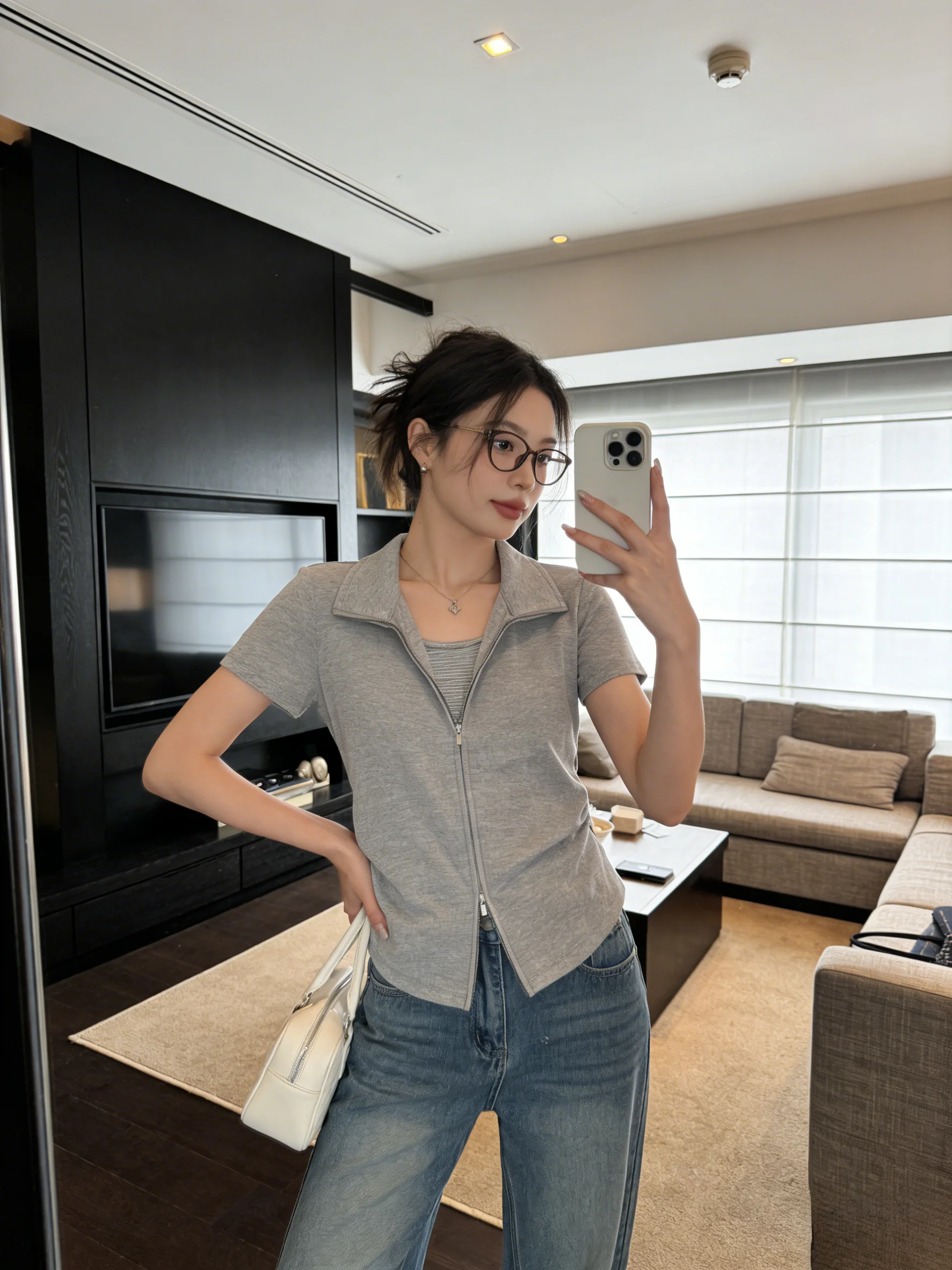 Skin-Friendly Breathable Korean Style Short Sleeve Zipper Collar T-Shirt Women's Summer Slimming Short Length Overhead Top
Skin-Friendly Breathable Korean Style Short Sleeve Zipper Collar T-Shirt Women's Summer Slimming Short Length Overhead Top
