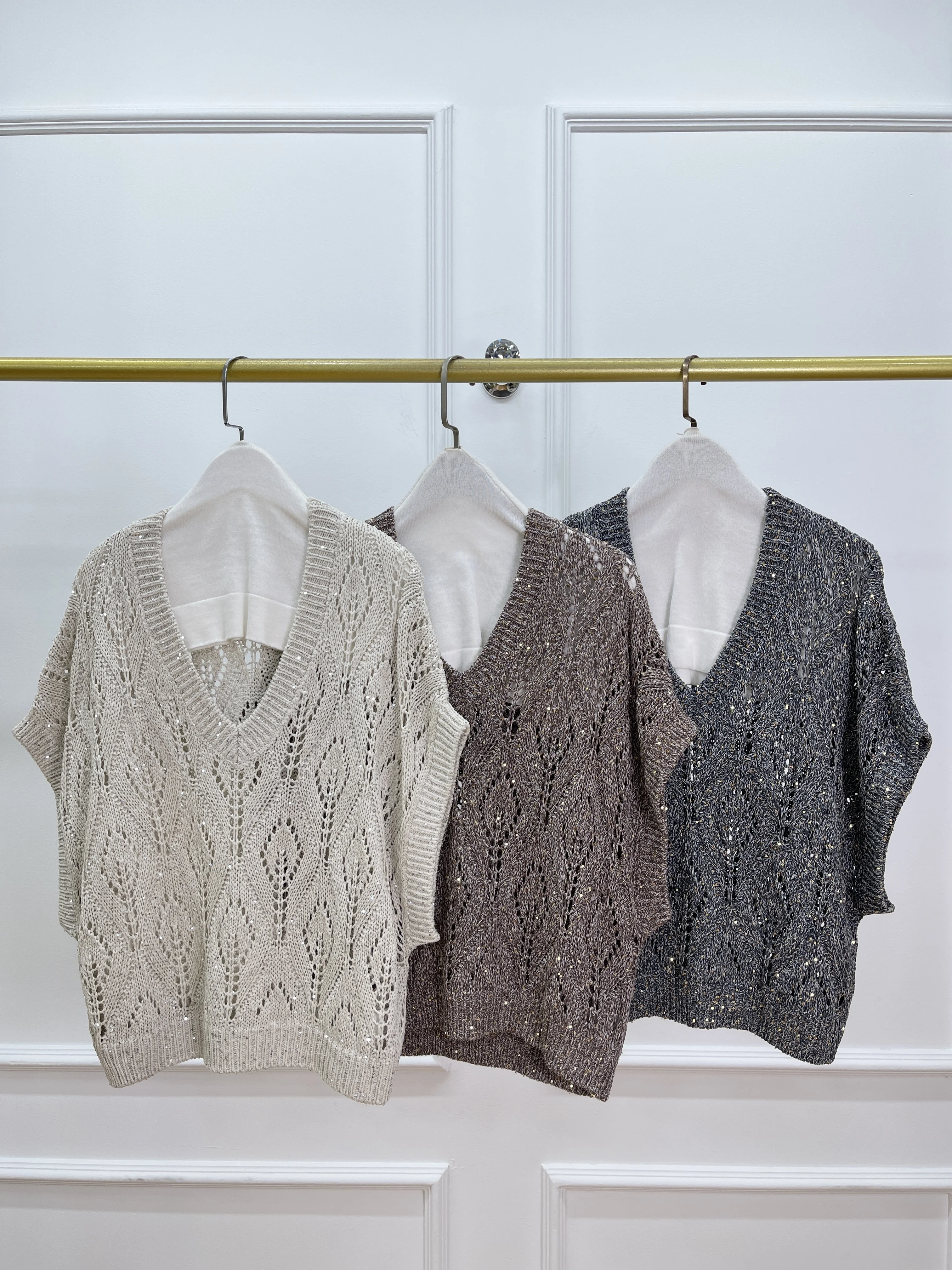 New Spring And Summer Women'S Hollow Diamond Sequined V-Neck Linen Sweater Fashionable And Versatile Temperament Elegant
New Spring And Summer Women'S Hollow Diamond Sequined V-Neck Linen Sweater Fashionable And Versatile Temperament Elegant