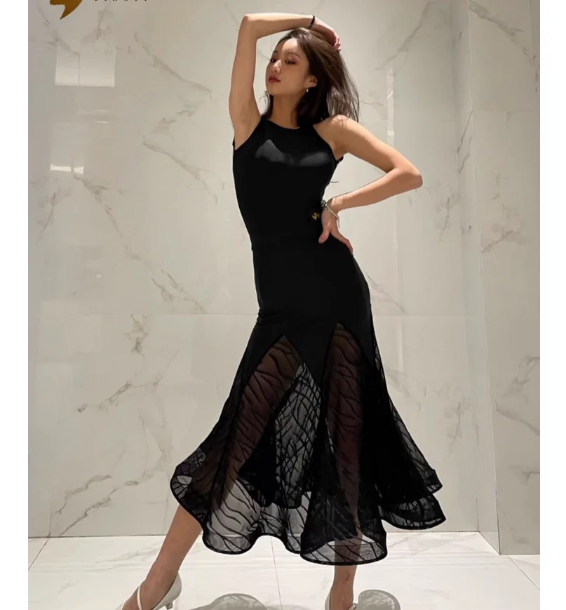 Modern Dance Set Sleeveless Black Back Top Mesh Splicing Fishbone Half Skirt
Modern Dance Set Sleeveless Black Back Top Mesh Splicing Fishbone Half Skirt