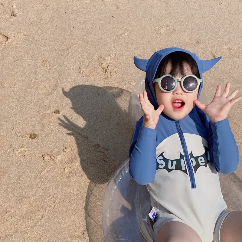 2026 Summer Children's Sunscreen Hooded Cartoon Cute One-piece Long Sleeved Shorts Swimsuit
2026 Summer Children's Sunscreen Hooded Cartoon Cute One-piece Long Sleeved Shorts Swimsuit