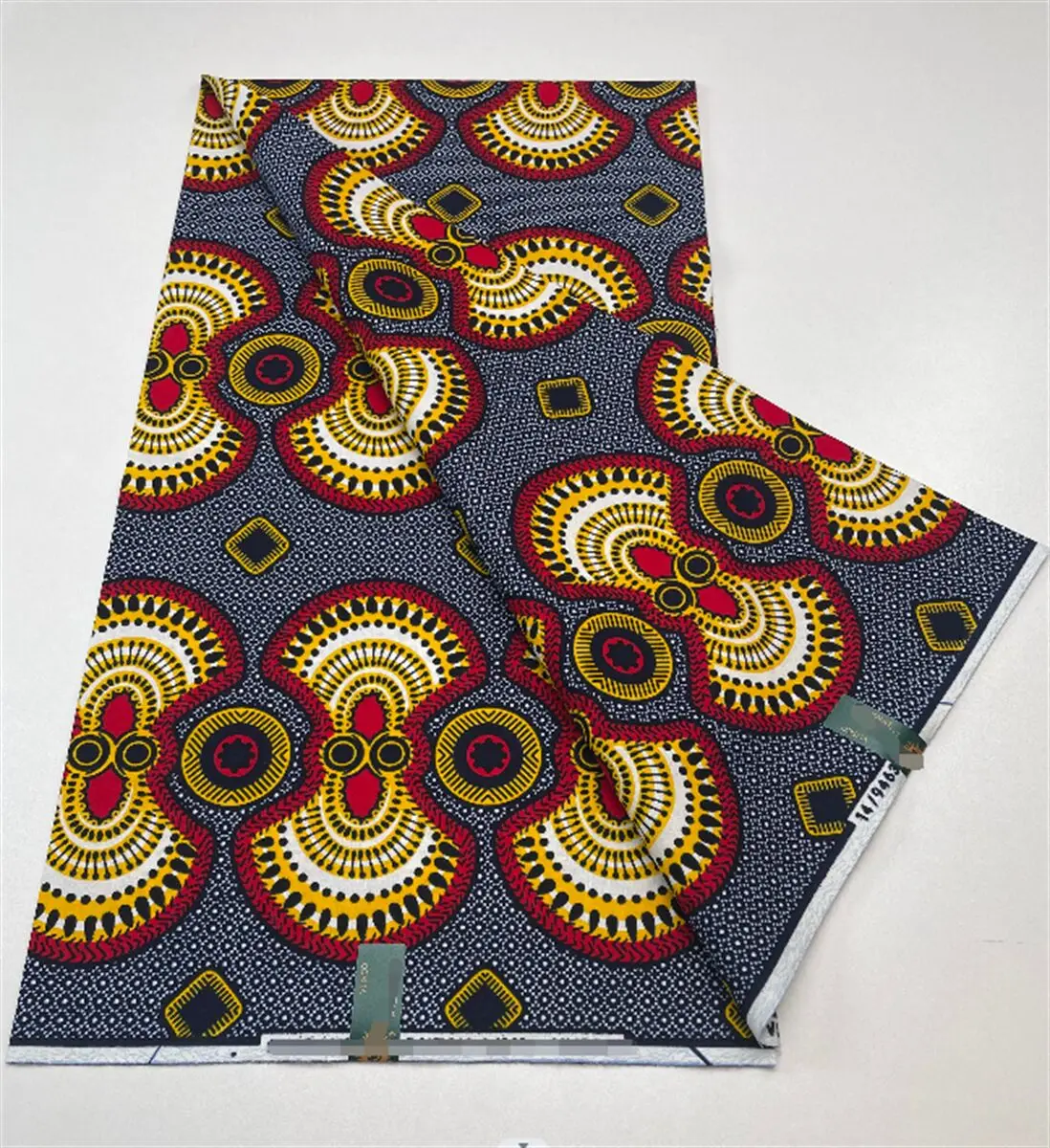 New Designed Ankara Wax Fabric 100% Cotton African Real Wax Print Fabric Soft Material 6 Yards Africain Wax Fabric
New Designed Ankara Wax Fabric 100% Cotton African Real Wax Print Fabric Soft Material 6 Yards Africain Wax Fabric