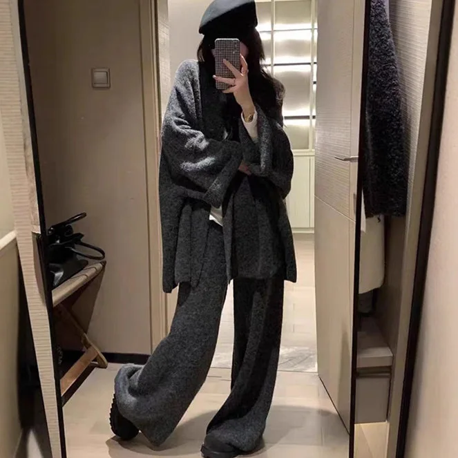 Повседневный свободный осенне-зимний вязаный свитер, кардиган, пальто + брюки с эластичной резинкой на талии, комплект из 2 предметов, новый женский комплект с прямыми брюками
Повседневный свободный осенне-зимний вязаный свитер, кардиган, пальто + брюки с эластичной резинкой на талии, комплект из 2 предметов, новый женский комплект с прямыми брюками