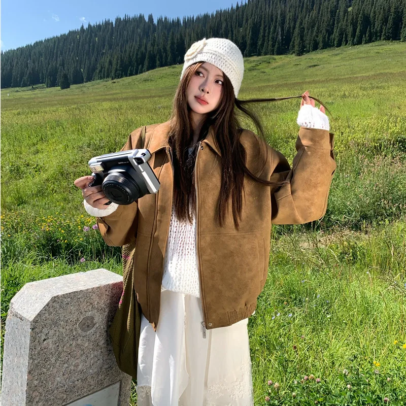 Новинка осени/зимы 202, замшевая мотоциклетная куртка Melad в стиле ретро со свободным воротником для женщин
Новинка осени/зимы 202, замшевая мотоциклетная куртка Melad в стиле ретро со свободным воротником для женщин